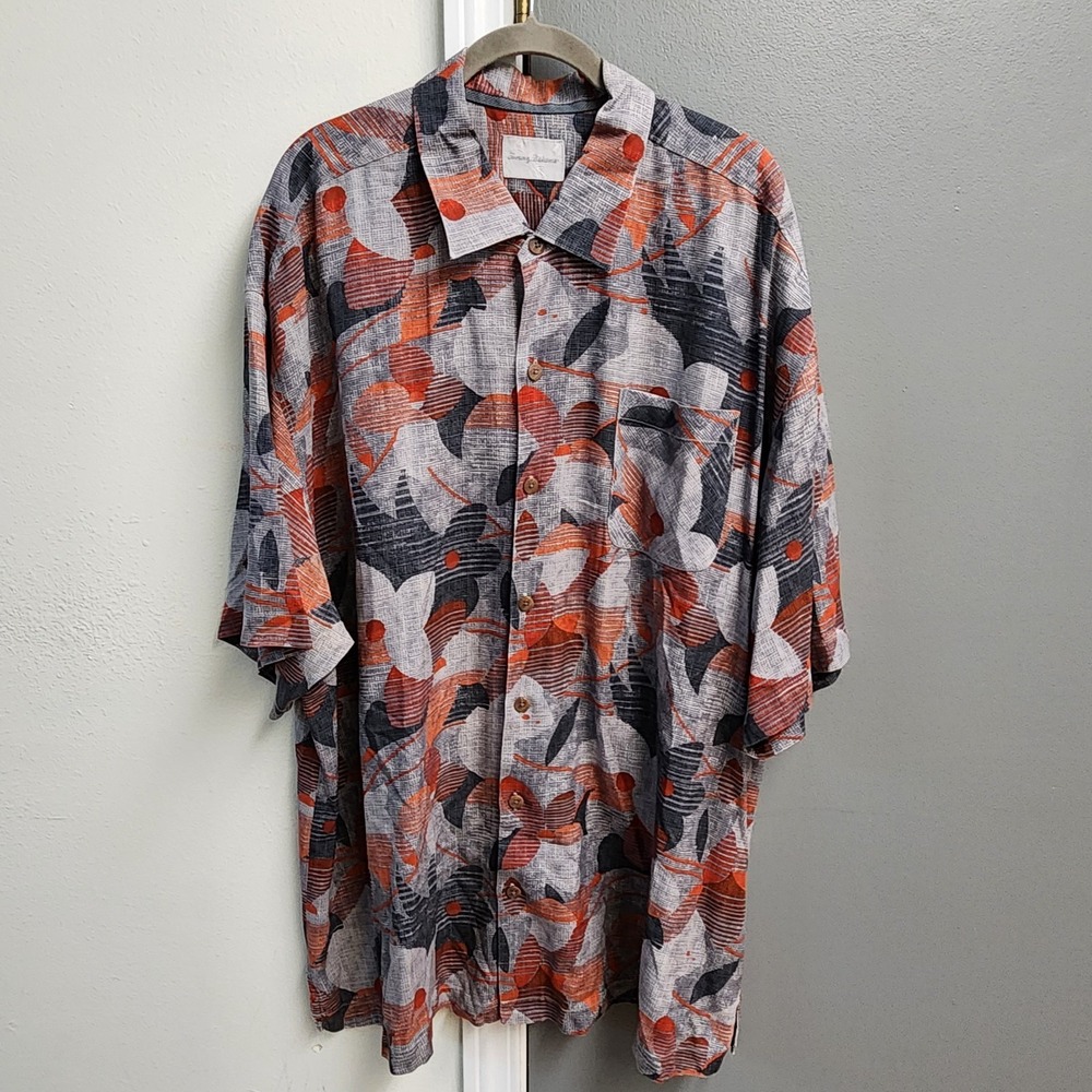 Tommy Bahama Men's Hawaiian Shirt Size XXL 100% Silk Floral Red Black